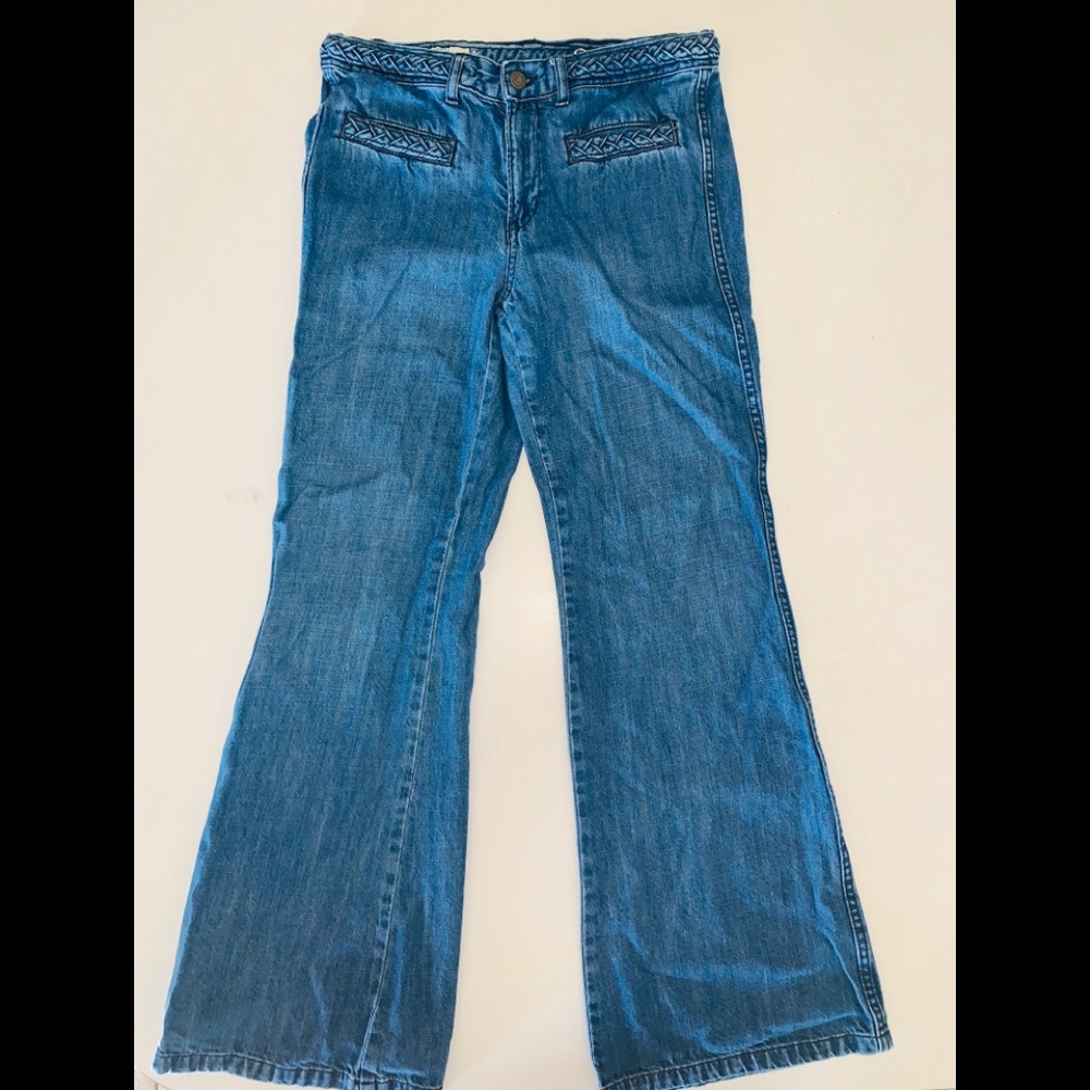 Cute flared Gap size 6 jeans